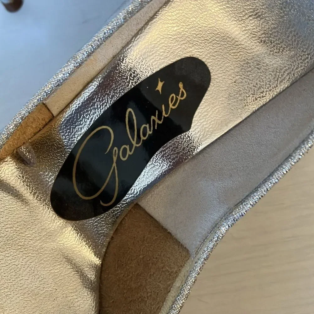Vintage mid-century silver pumps